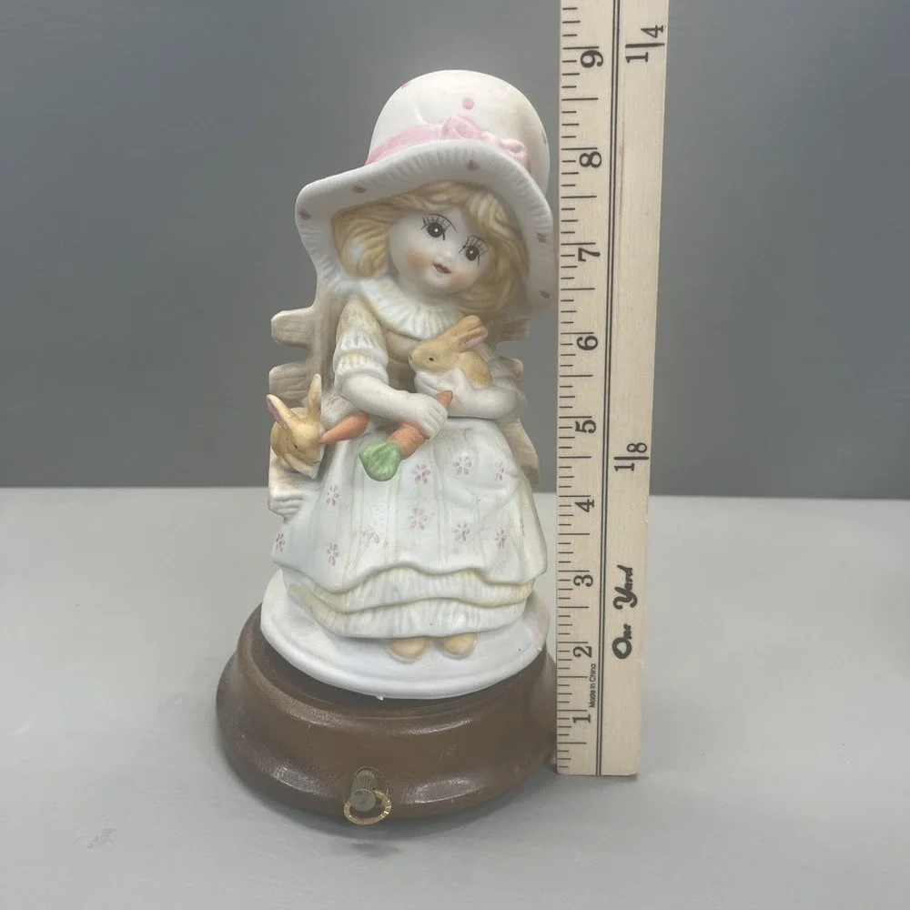 Sankyo Porcelain Doll Rabbit Carrots Music Box Rotates Easter Vintage Japan